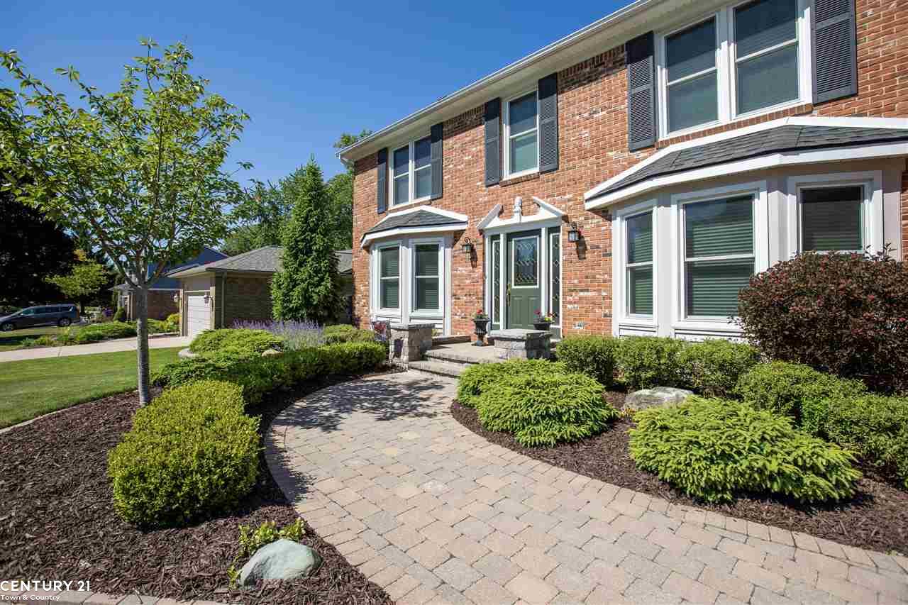 1325 Royal Crescent Street Rochester Hills, MI 48306 - Photo 1 of 40