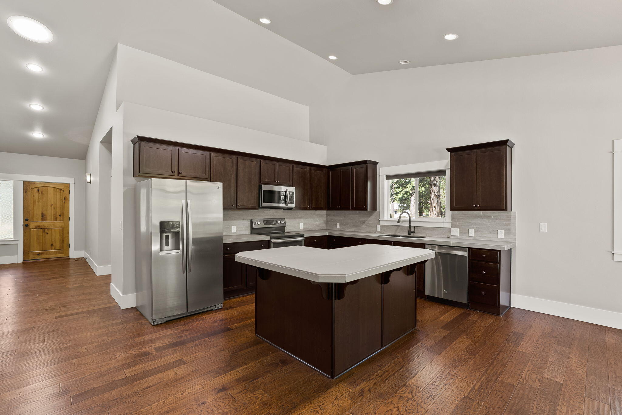 59768 Navajo Road Bend, OR 97702 - Photo 16 of 61 16