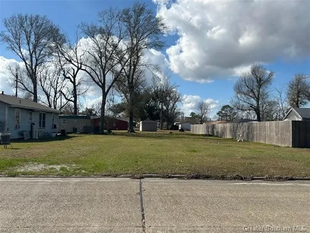 $15,500 | 1405 Guillory Street, Westlake, LA 70669