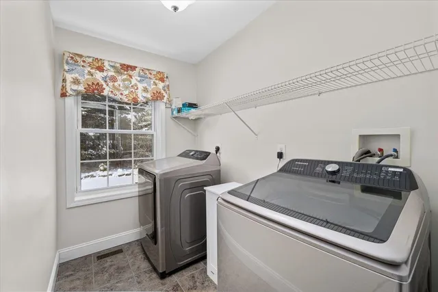 $799,000 | 10 Berlang Road, Londonderry, NH 03053