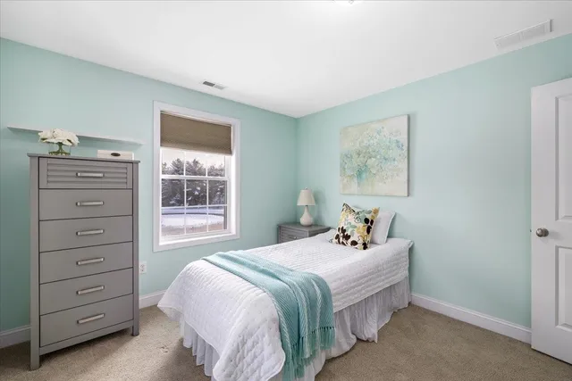 $799,000 | 10 Berlang Road, Londonderry, NH 03053