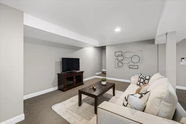 $799,000 | 10 Berlang Road, Londonderry, NH 03053