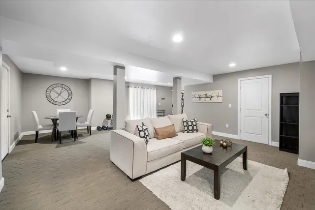 $799,000 | 10 Berlang Road, Londonderry, NH 03053