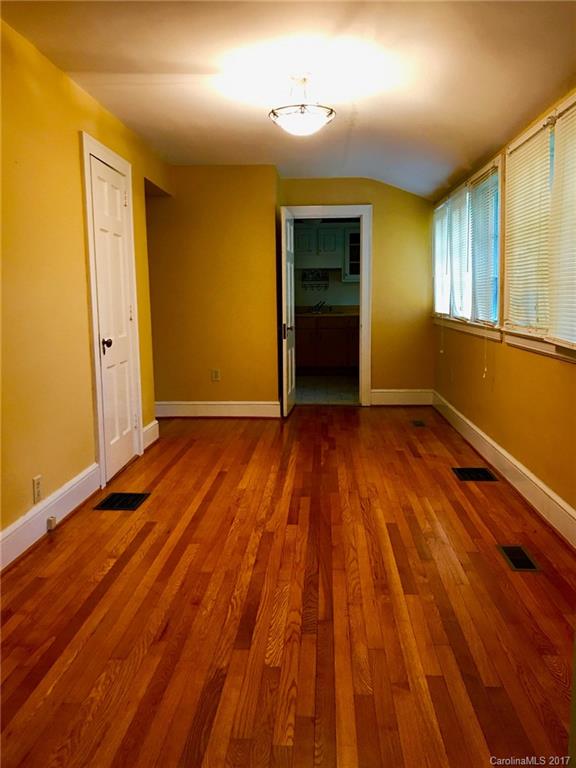 611 East Rutherford Street Landrum, SC 29356 - Photo 4 of 17 Gallery Image 4