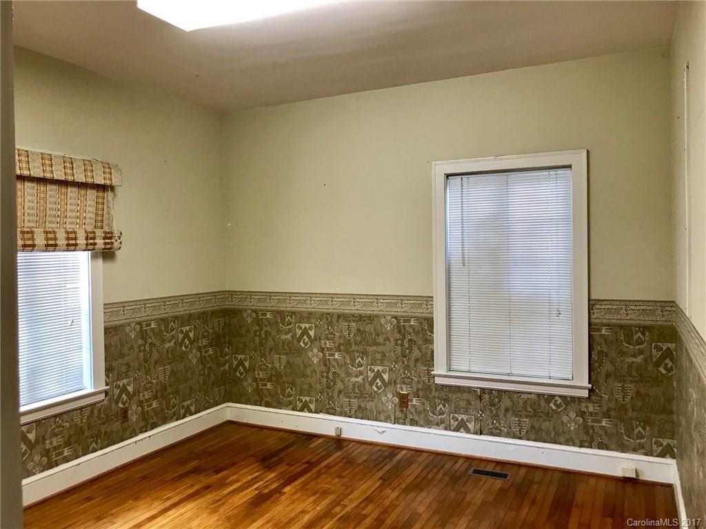 611 East Rutherford Street Landrum, SC 29356 - Photo 8 of 17 Gallery Image 8