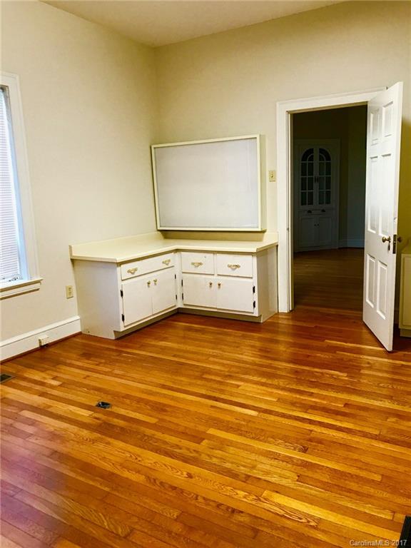 611 East Rutherford Street Landrum, SC 29356 - Photo 9 of 17 Gallery Image 9