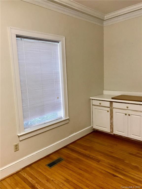 611 East Rutherford Street Landrum, SC 29356 - Photo 10 of 17 Gallery Image 10