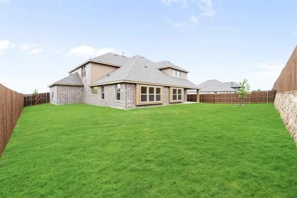 $715,137 | 933 Ford Drive, DeSoto, TX 75115