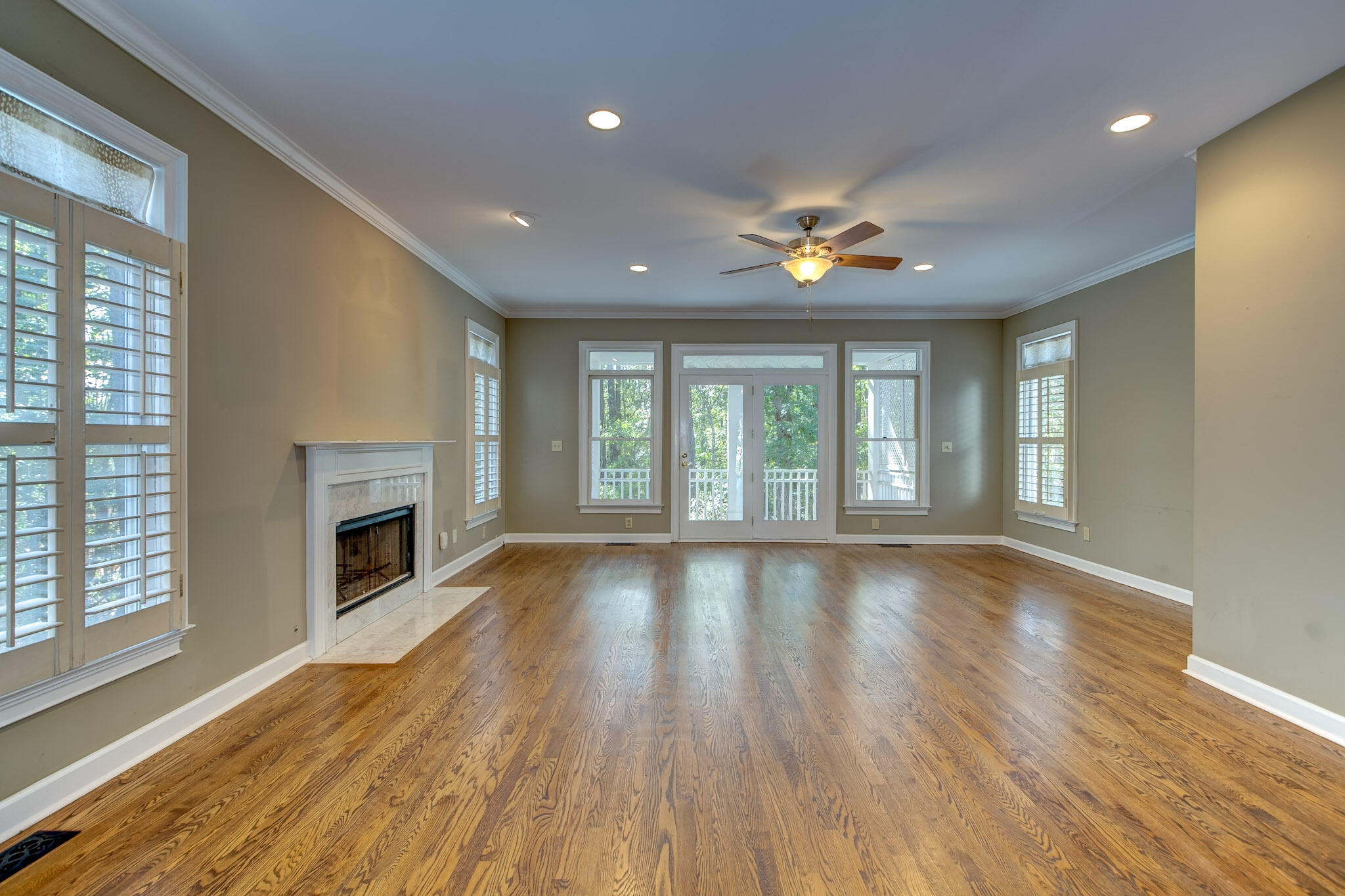 4128 Egrets Pointe Drive Mount Pleasant, SC 29466 - Photo 6 of 21 Living room