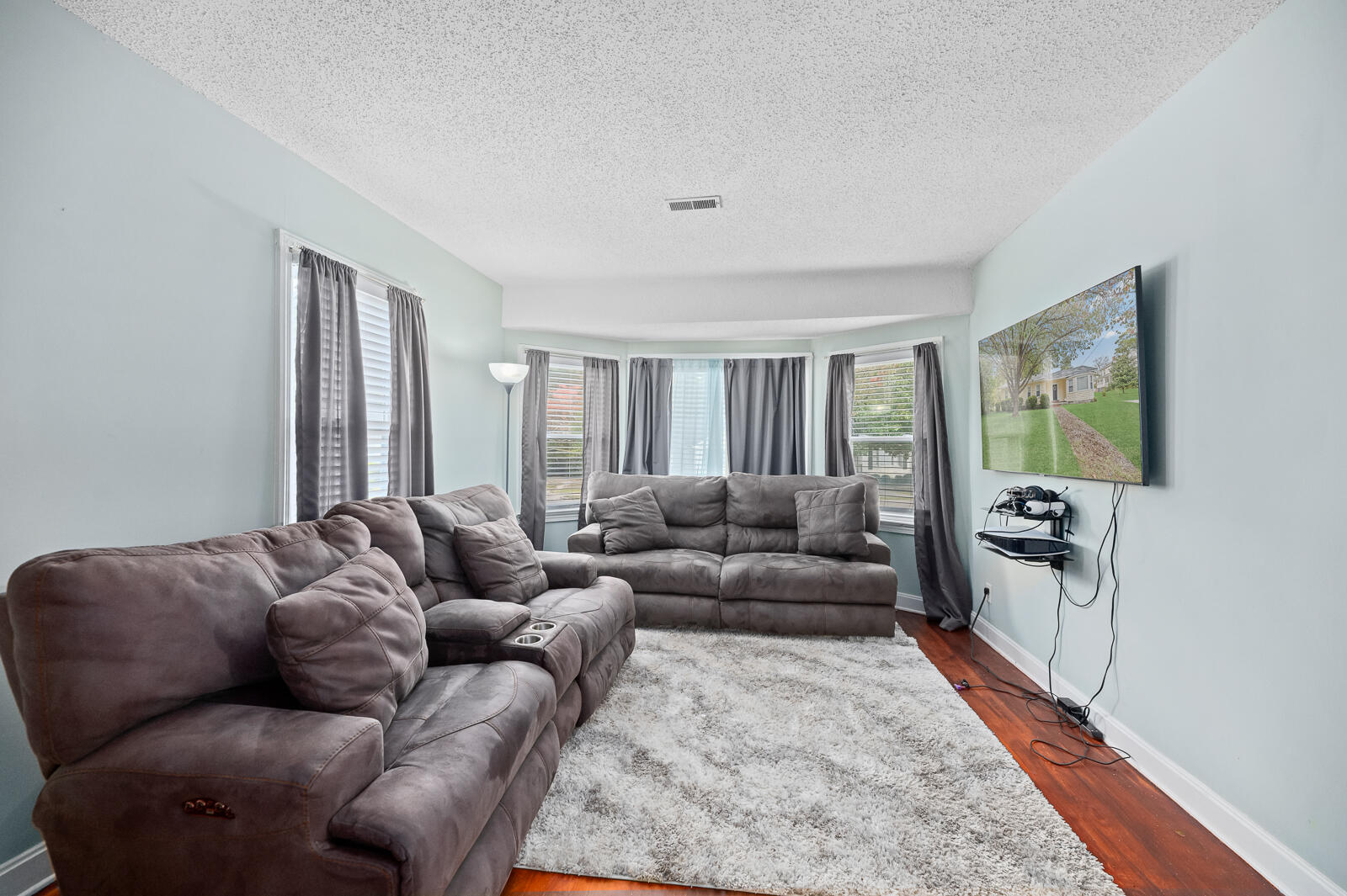 105 Broughton Road Moncks Corner, SC 29461 - Photo 3 of 21 105 Broughton Rd 4 of 26