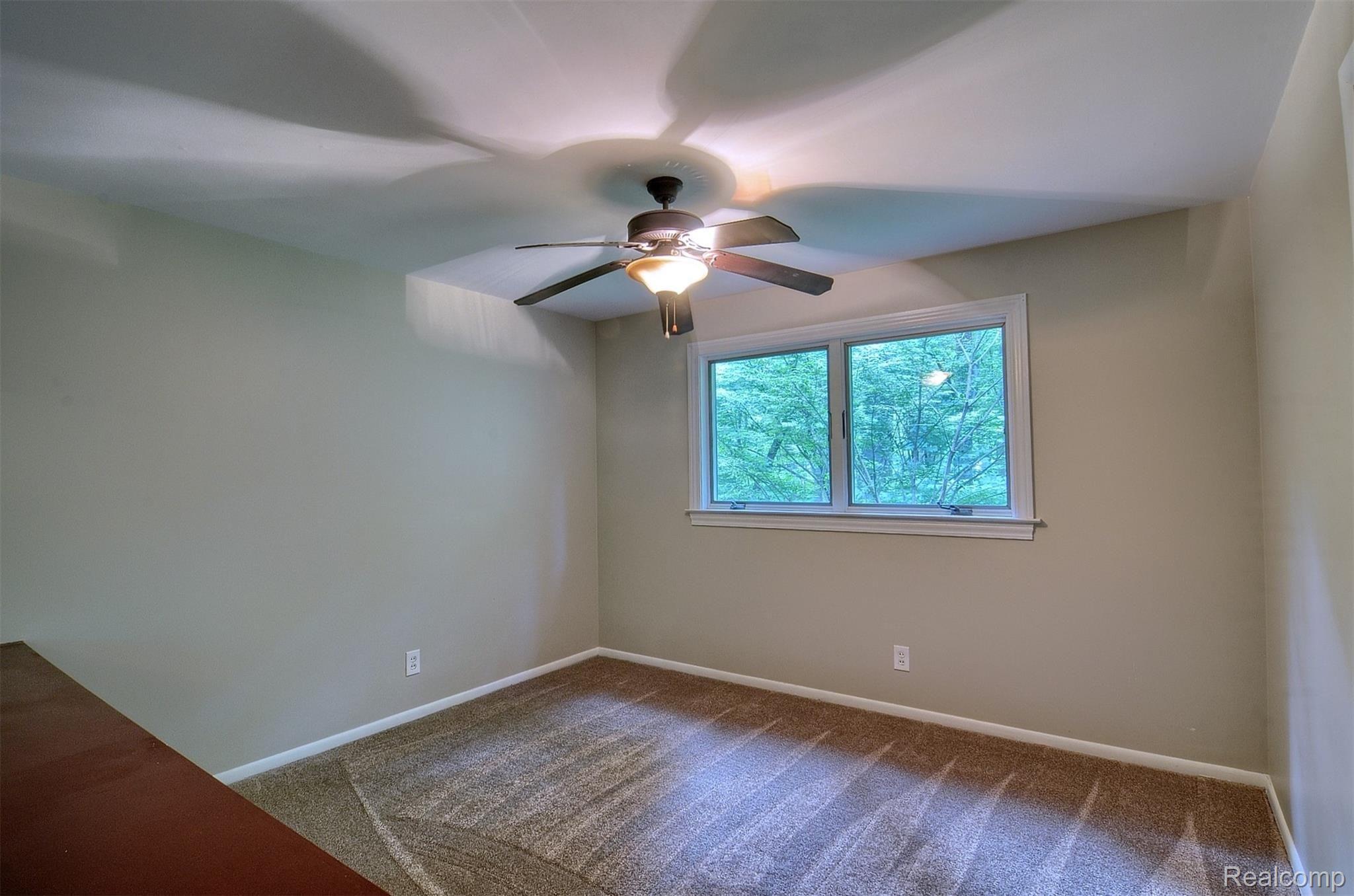 205 Wimberly Drive Rochester, MI 48306 - Photo 23 of 30 205 Wimberly 2nd_Bedroom.jpg