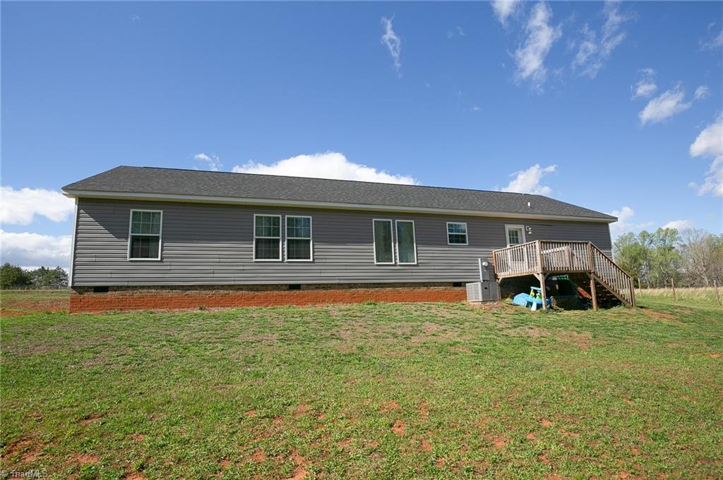 5110 Baker Road East Bend, NC 27018 - Photo 3 of 20 Gallery Image 3