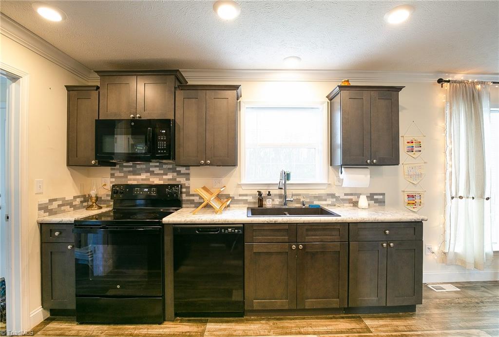5110 Baker Road East Bend, NC 27018 - Photo 9 of 20 Gallery Image 9