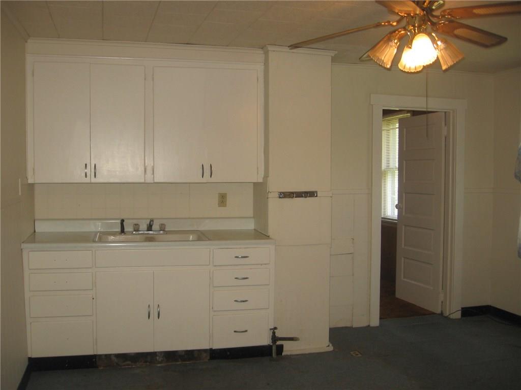 129 Ice House Road Latrobe, PA 15650 - Photo 3 of 8 Kitchen