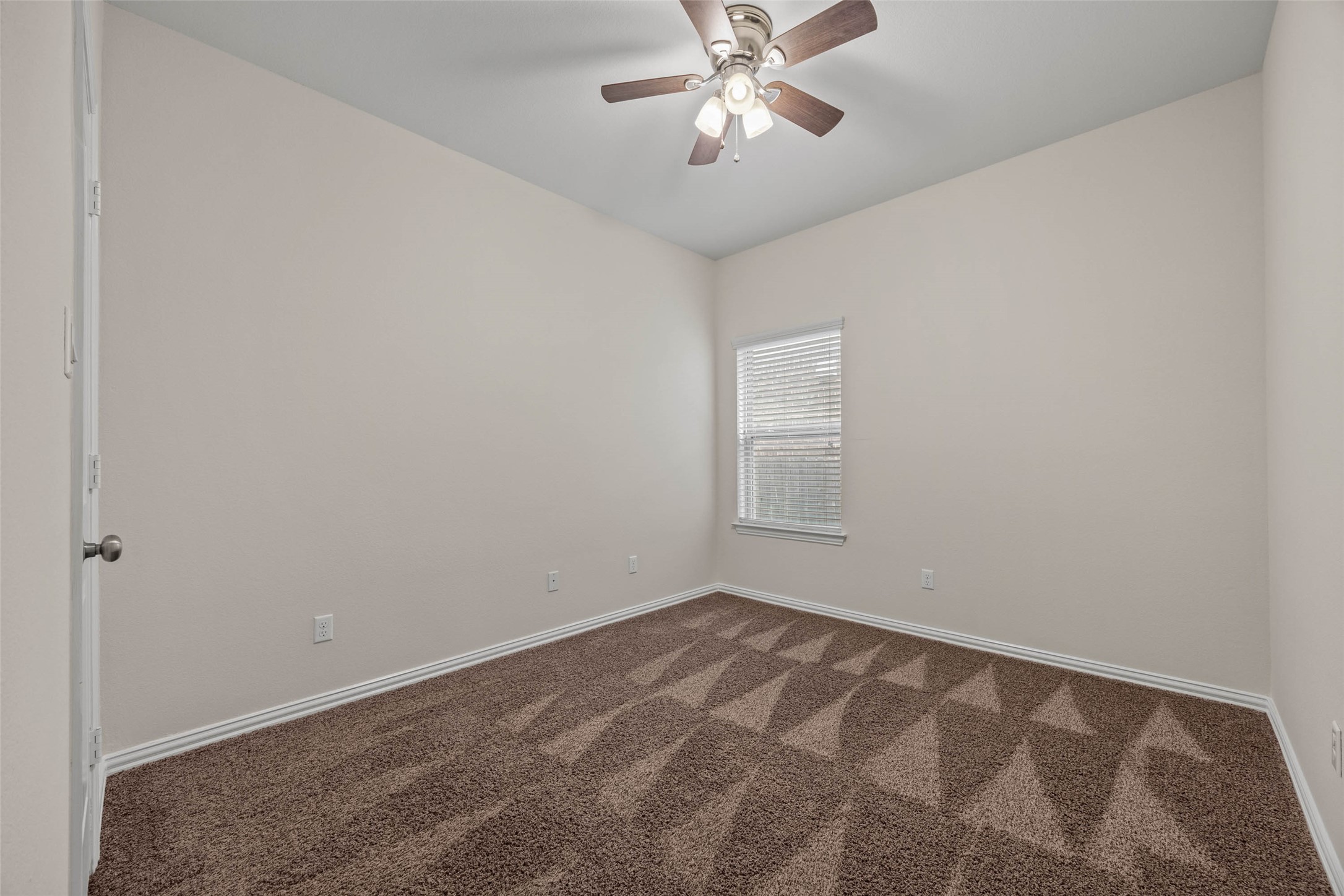 536 Rancho Verde Drive Leander, TX 78641 - Photo 19 of 37 a view of an empty room