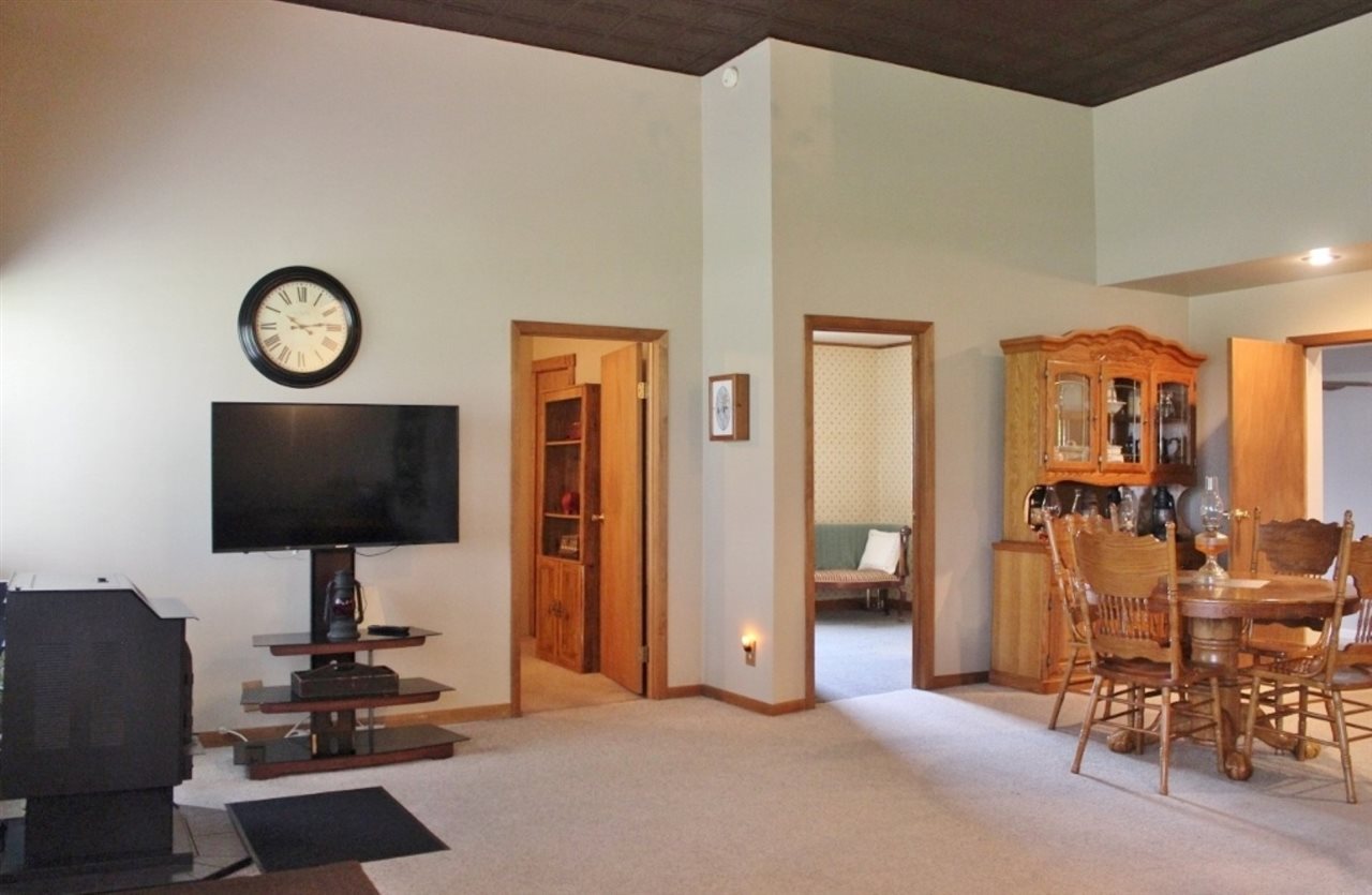 5015 North Mason Road Wheeler, MI 48662 - Photo 7 of 40 1860004-6.JPG