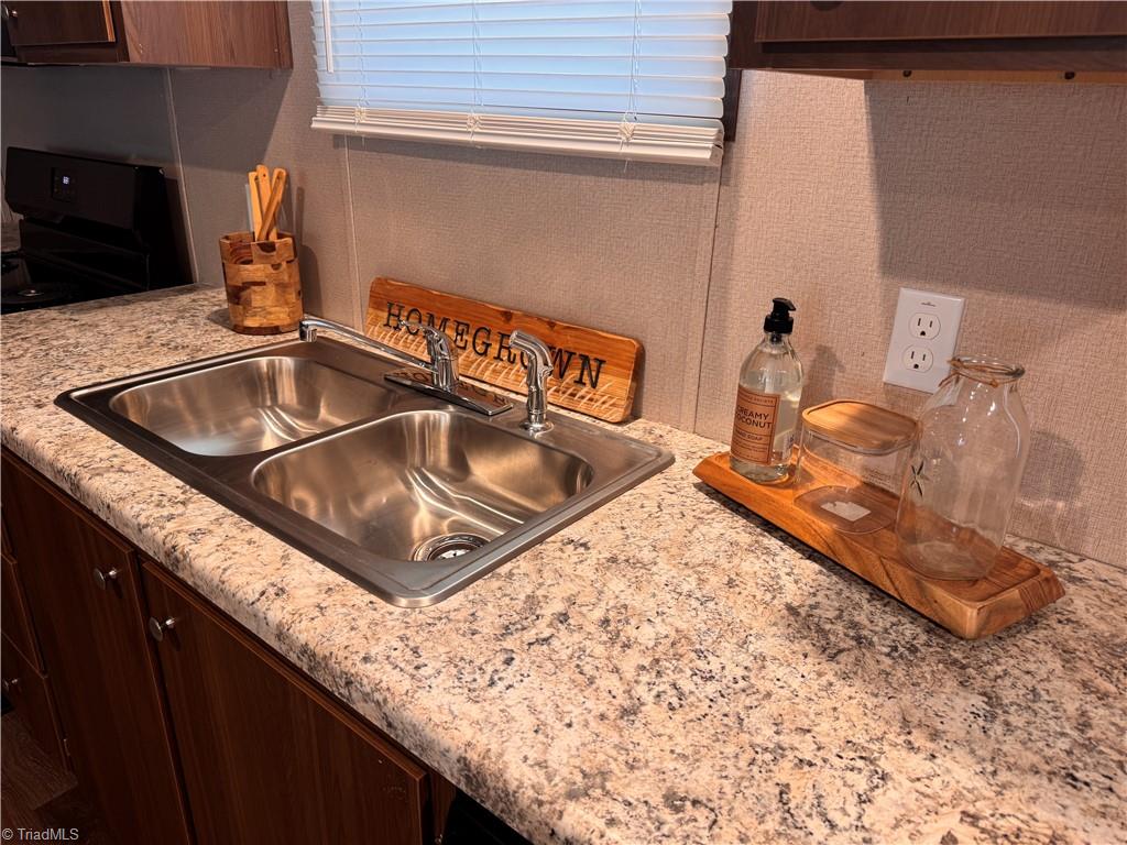 336 Ed Byerly Road Lexington, NC 27295 - Photo 8 of 36