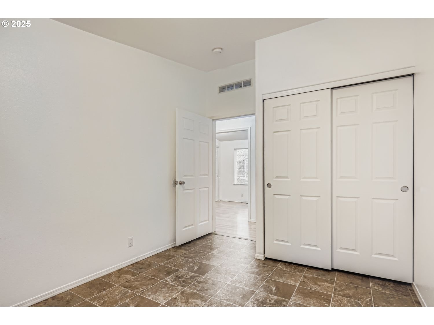 2111 Pippin Street Northeast Salem, OR 97305 - Photo 20 of 26 a view of an empty room
