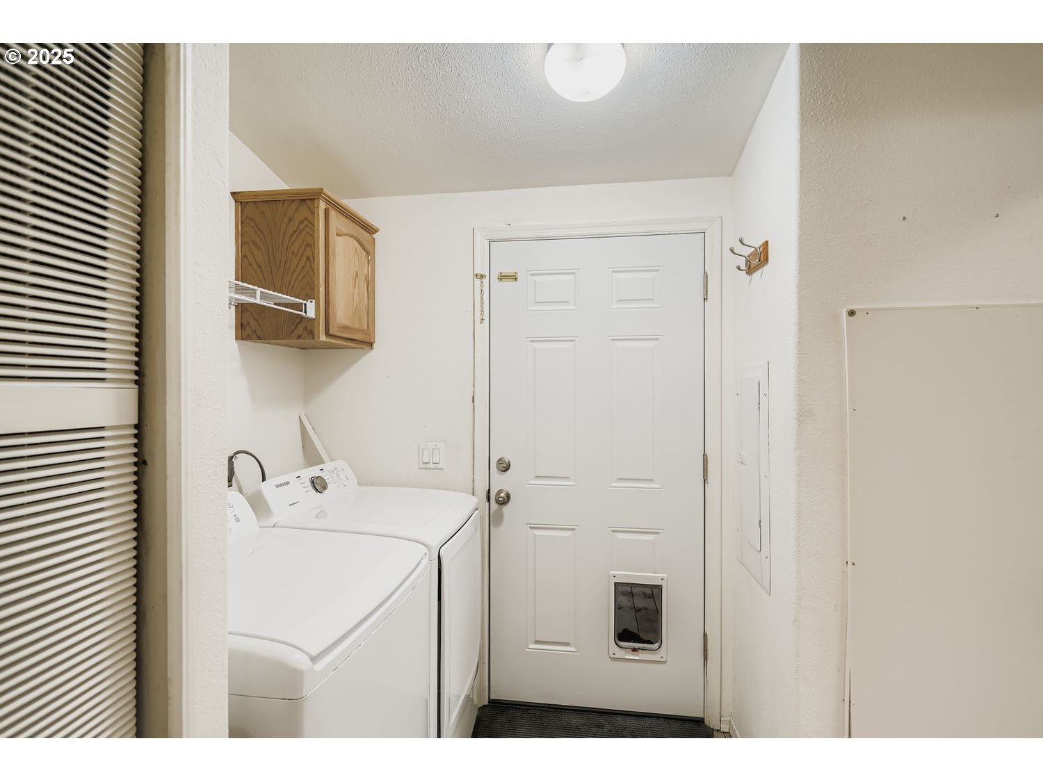 2111 Pippin Street Northeast Salem, OR 97305 - Photo 21 of 26 a bathroom with a sink a toilet and mirror