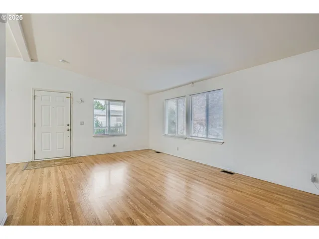 $344,900 | 2111 Pippin Street Northeast, Salem, OR 97305