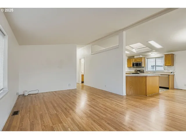 $344,900 | 2111 Pippin Street Northeast, Salem, OR 97305