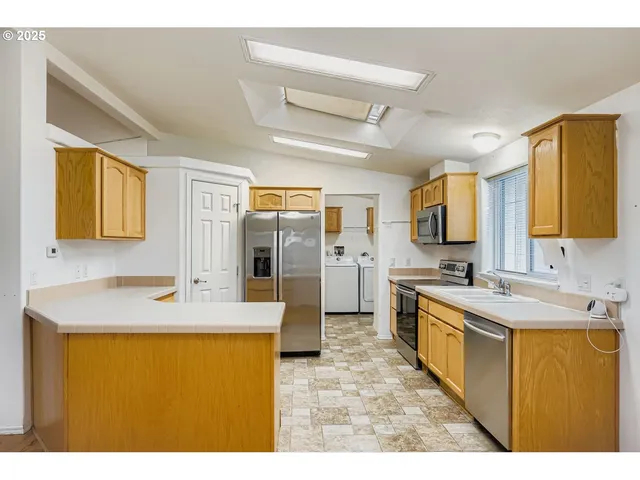 $344,900 | 2111 Pippin Street Northeast, Salem, OR 97305