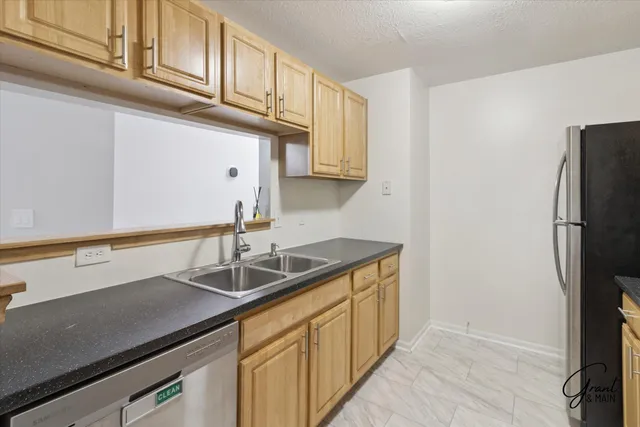 $1,850 | 313 Marigold Circle, Westland, MI 48185