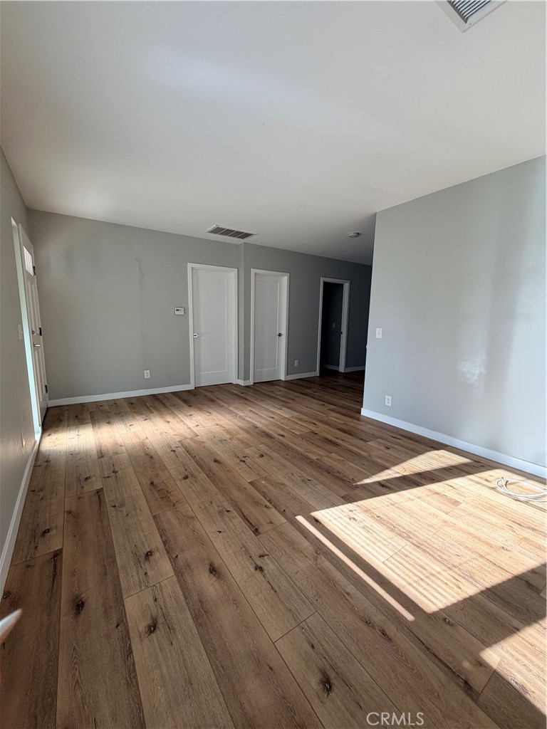 4033 Linwood Place Riverside, CA 92506 - Photo 4 of 12 Very spacious living room