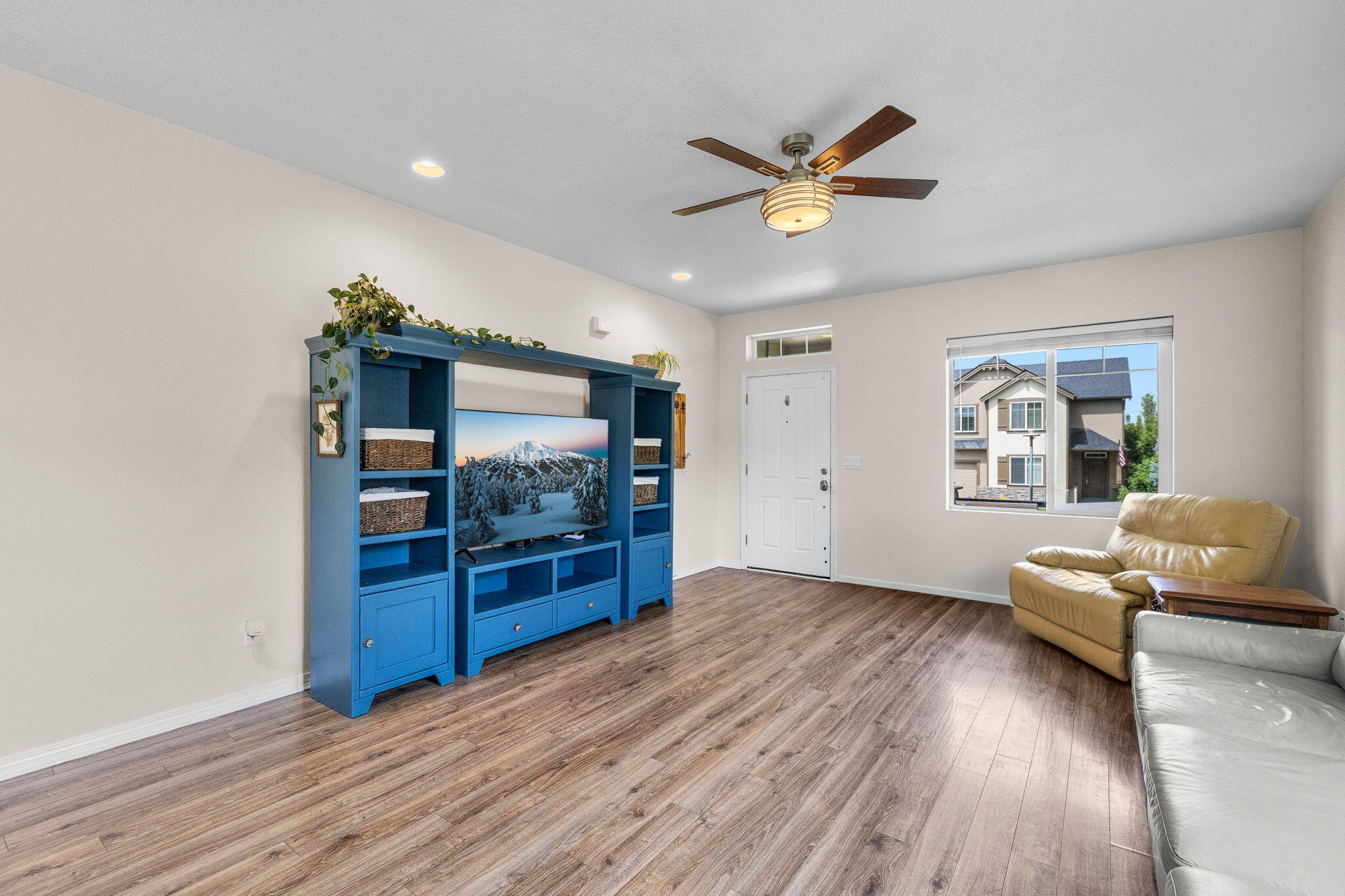 2800 Southwest 49th Street Redmond, OR 97756 - Photo 2 of 33