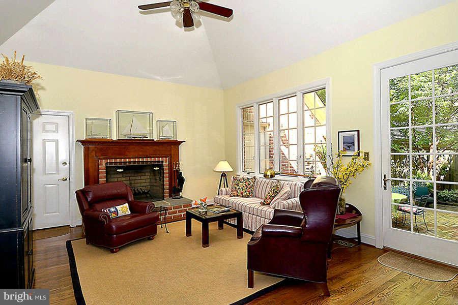 1130 South River Landing Road, Unit 1130 Edgewater, MD 21037 - Photo 13 of 29 Family Room Spilling into Courtyard