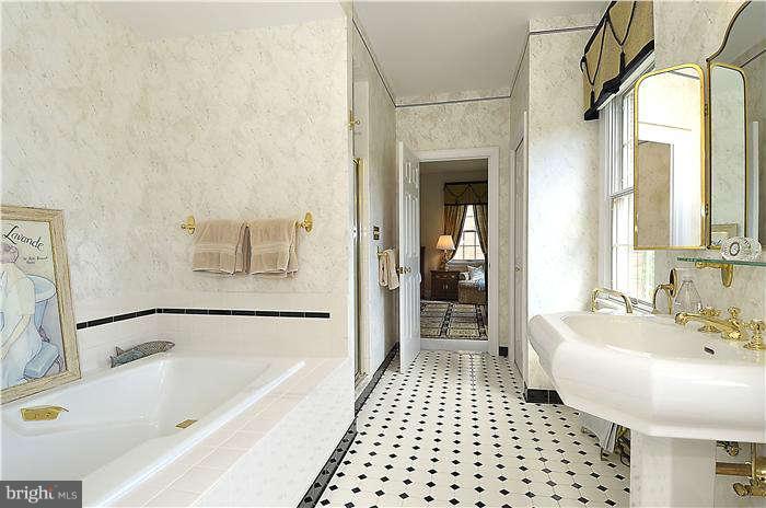 1130 South River Landing Road, Unit 1130 Edgewater, MD 21037 - Photo 15 of 29 Luxury Master Bath