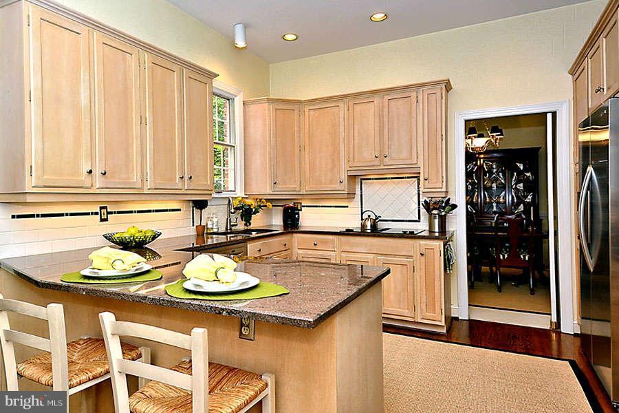 1130 South River Landing Road, Unit 1130 Edgewater, MD 21037 - Photo 4 of 29 Kitchen