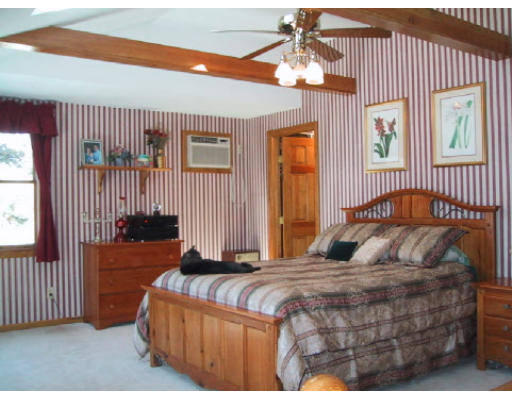 94 Ravenswood Road Waltham, MA 02453 - Photo 5 of 9 Gallery Image 5