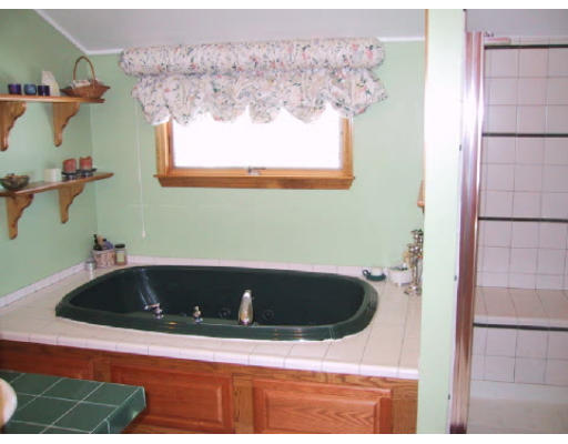 94 Ravenswood Road Waltham, MA 02453 - Photo 6 of 9 Gallery Image 6