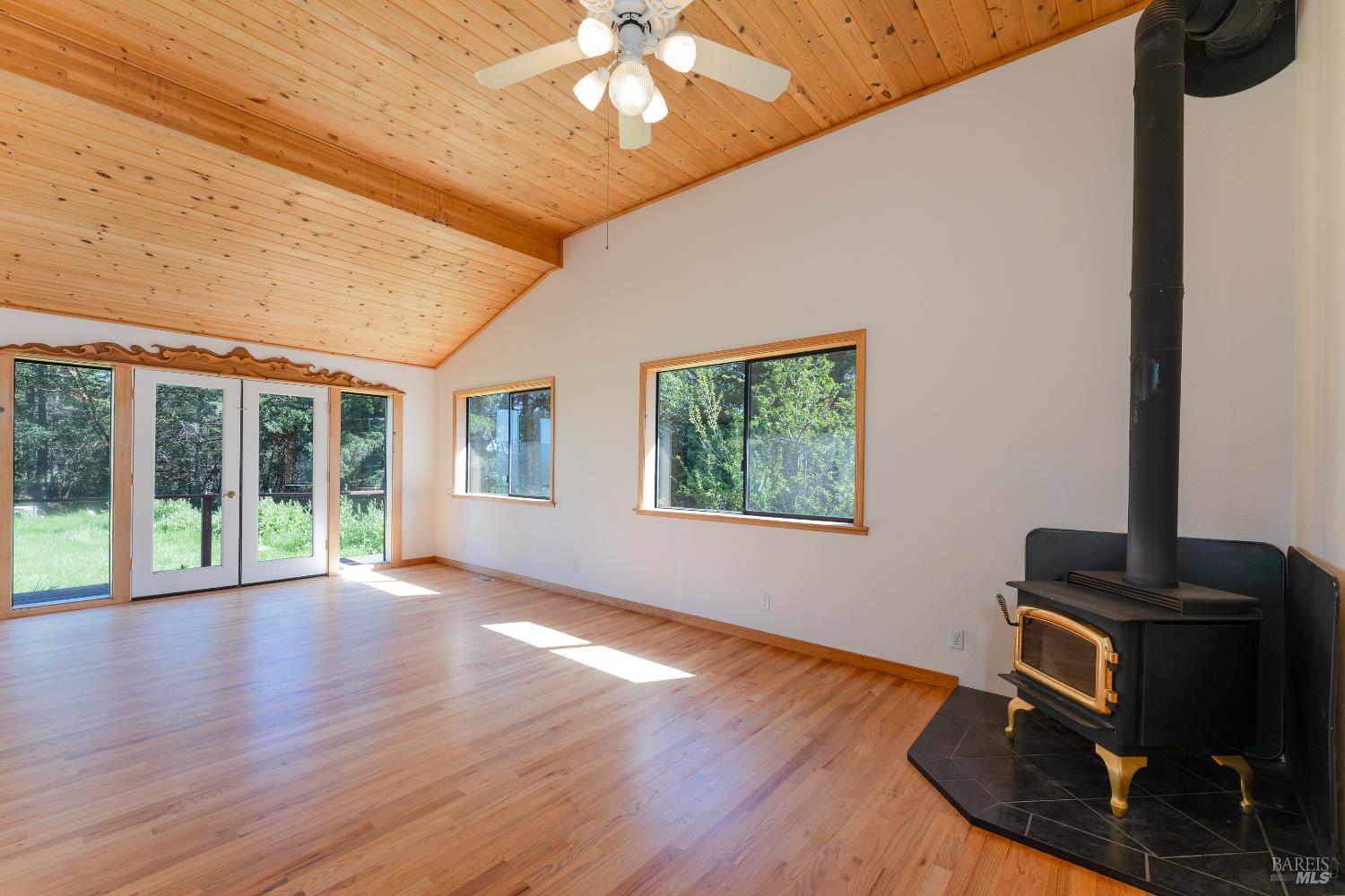 28801 Pinecrest Road Willits, CA 95490 - Photo 5 of 74