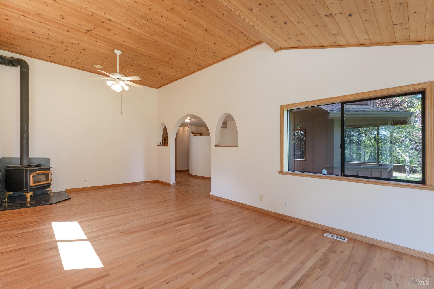 28801 Pinecrest Road Willits, CA 95490 - Photo 6 of 74