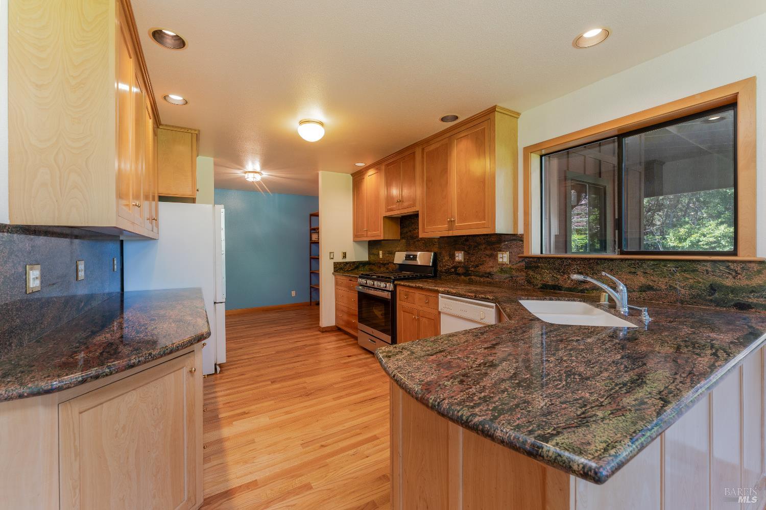 28801 Pinecrest Road Willits, CA 95490 - Photo 10 of 74
