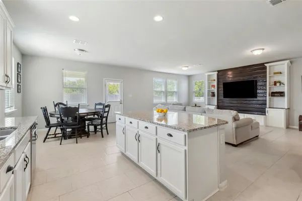 $2,350 | 112 Silver Spgs Bend, Kyle, TX 78640