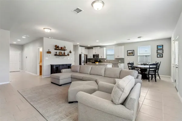 $2,350 | 112 Silver Spgs Bend, Kyle, TX 78640