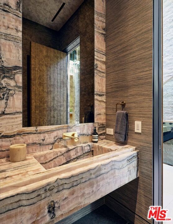 740 Warner Avenue Los Angeles, CA 90024 - Photo 23 of 53