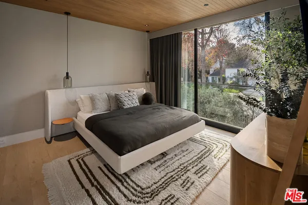 $12,995,000 | 740 Warner Avenue, Los Angeles, CA 90024