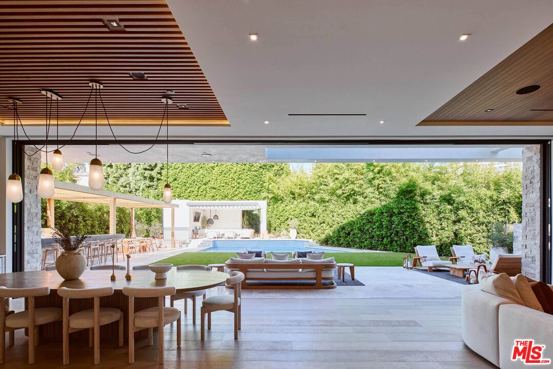 740 Warner Avenue Los Angeles, CA 90024 - Photo 10 of 53 a outdoor space with furniture