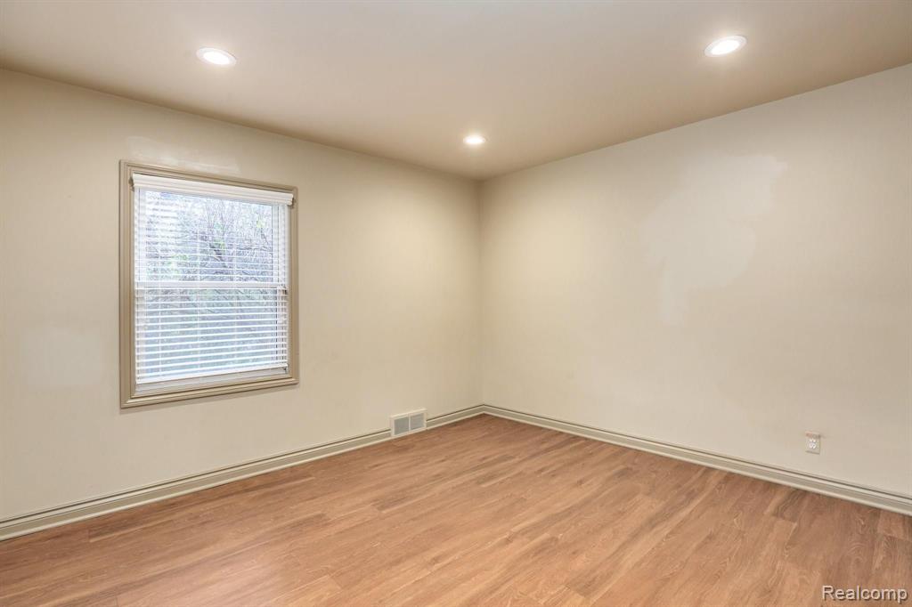 25304 Farmington Road Farmington Hills, MI 48336 - Photo 36 of 62