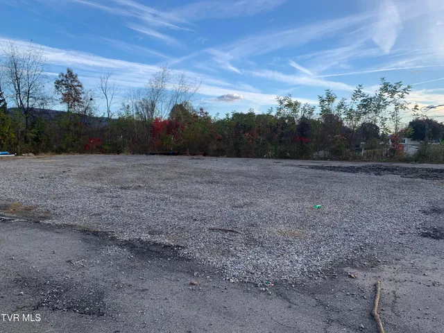 $90,000 | 4045 Weaver Pike, Bluff City, TN 37618