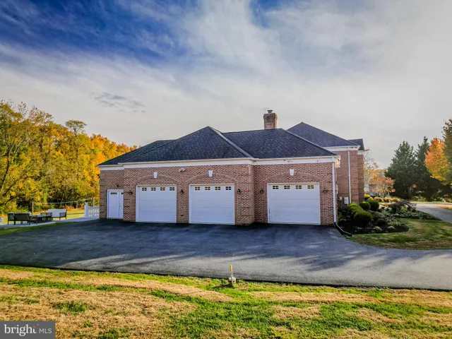 $1,550,000 | 13738 Lakeside Drive, Clarksville, MD 21029