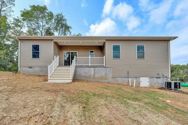 $399,995 | 2002 Plateau Road Southeast, Roanoke, VA 24014