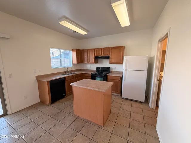 $1,599 | 422 East Saddle Way, San Tan Valley, AZ 85143