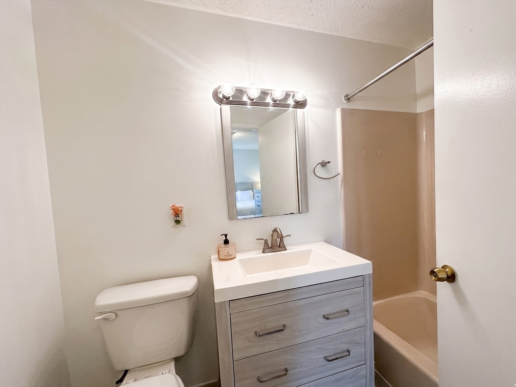 15 Bower Road, Unit F4 Quincy, MA 02169 - Photo 7 of 11