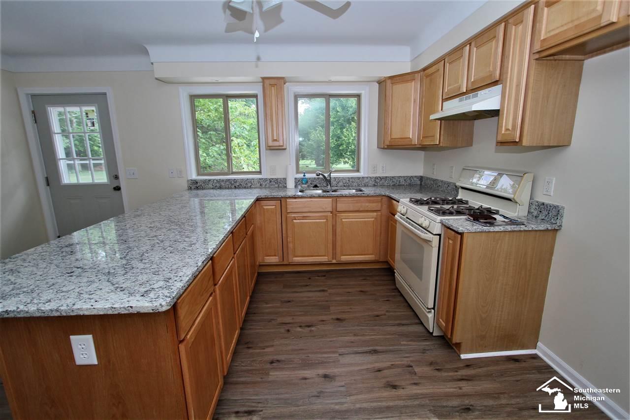 3210 South Custer Road Monroe, MI 48161 - Photo 7 of 31