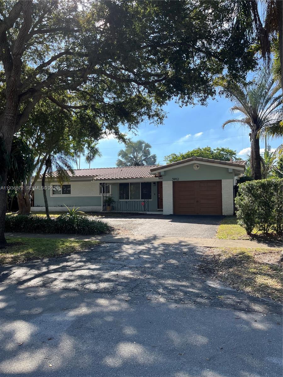 3912 Garfield Street Hollywood, FL 33021 - Photo 1 of 24